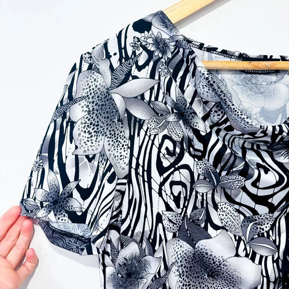 INITIATIVES Black & Beige Asymmetrical Floral Top - Picture 2 of 8